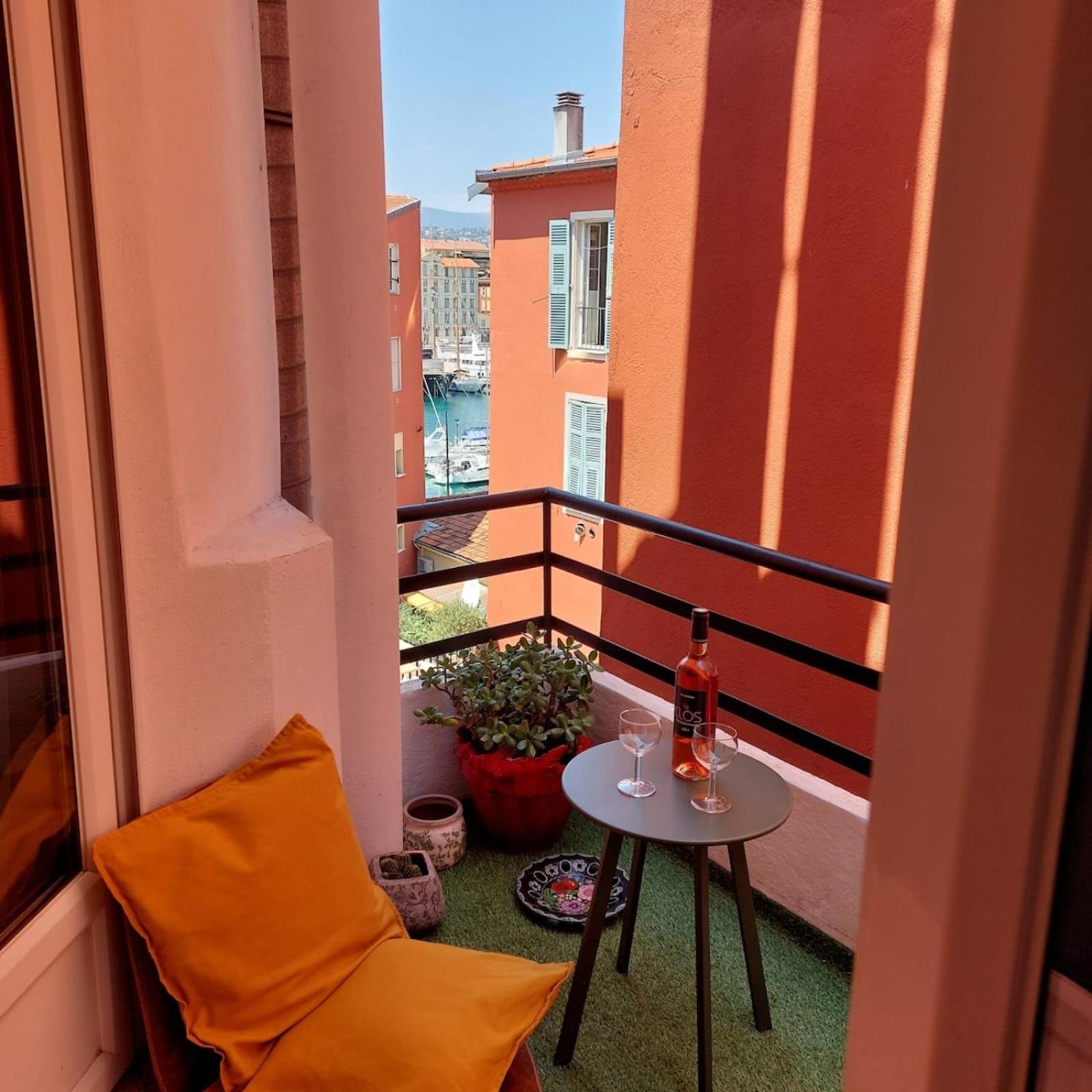 Lympia - Beach & Ferry By Foot Balcony - By Tgb Nice Exterior photo